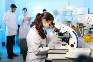 medical students in a lab